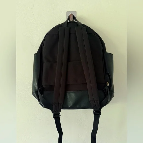 BEIS THE TRAVEL BACKPACK IN BLACK - Picture 8 of 9